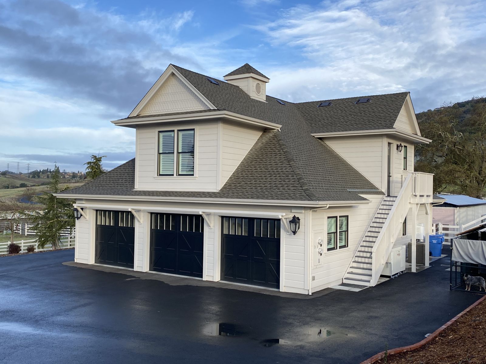 Carriage house - three-bay garage with loft - Howard Construction Inc.